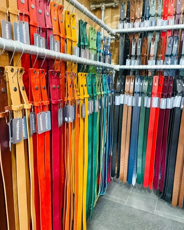 We are now open on Butchers Row in Barnstaple! Freshly opened shop, freshly made leather belts & brand new detachable buckles!❤️