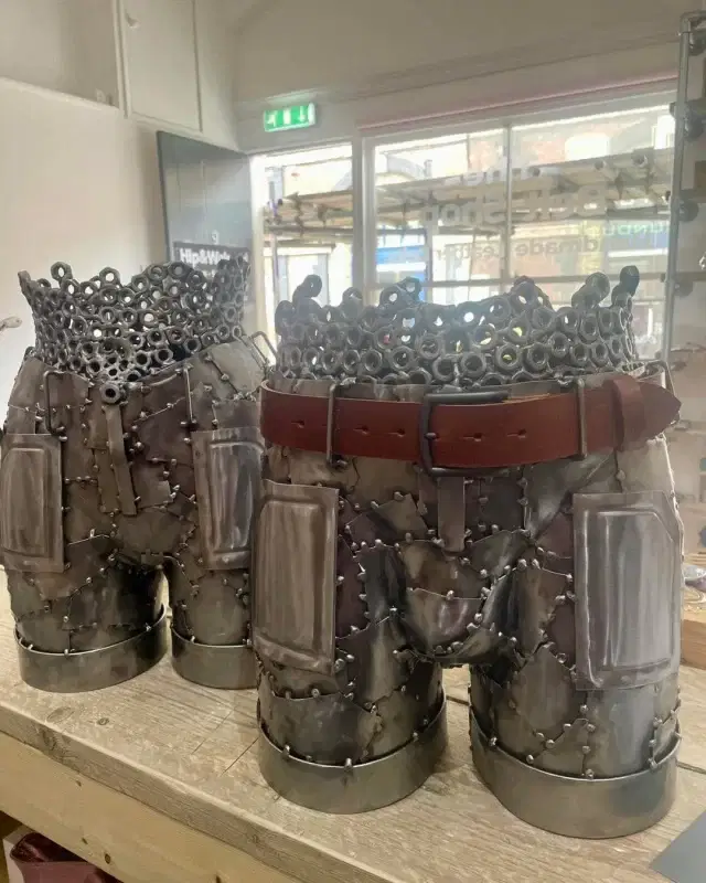 Our new recycled metal mannequins have just arrived at the Barnstaple Belt Shop🤩
Thank you to the uber-talented Darren at Sticky Metal Art they’re perfect!👌🏻